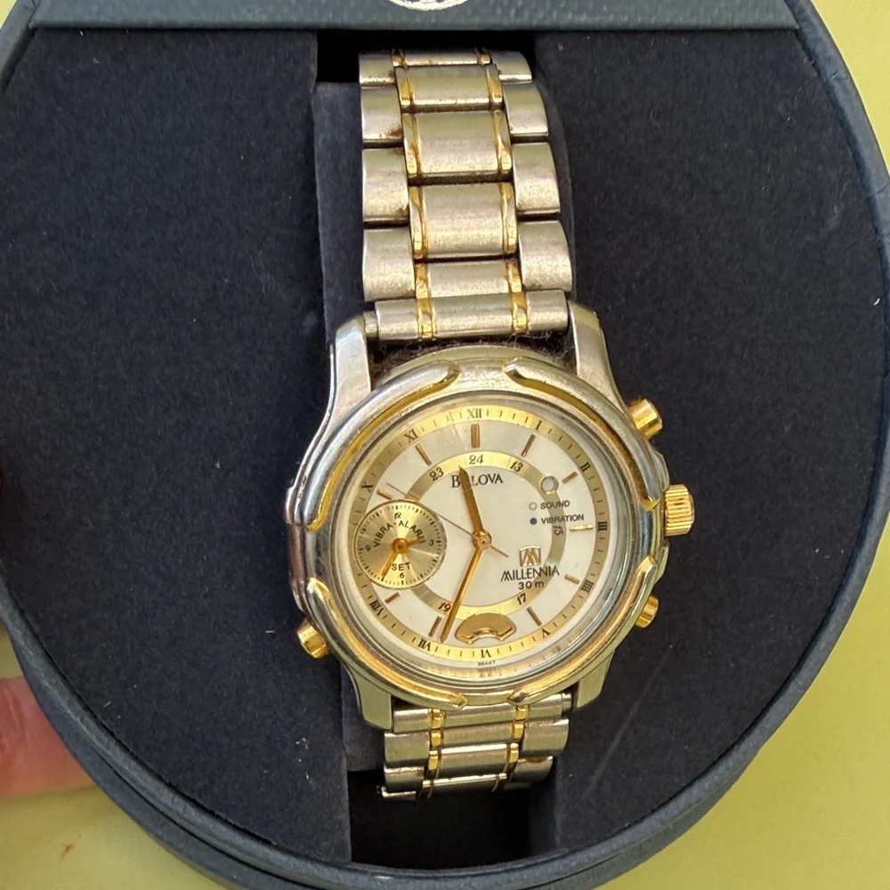 Vintage 90’s Bulova Two-Tone Gold and Silver Watch